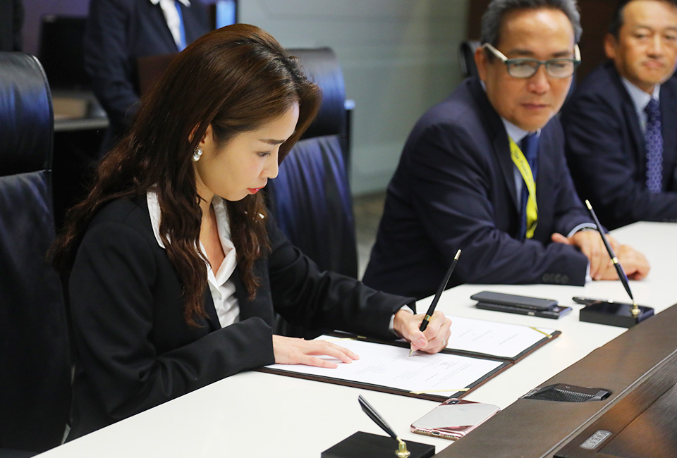 Distributorship Agreement Signing Ceremony